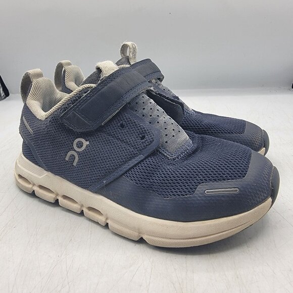 On Cloud Cloudplay Kids 12K Blue Athletic Sneakers School Casual Walking Out - Picture 1 of 14